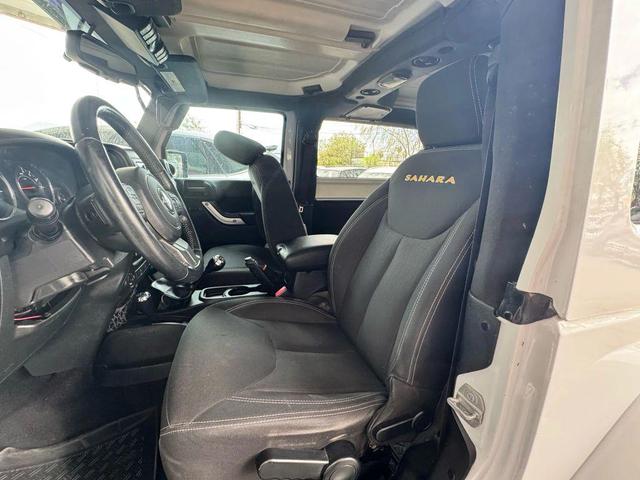 Photo of 2015 Bright White Clearcoat Jeep Wrangler