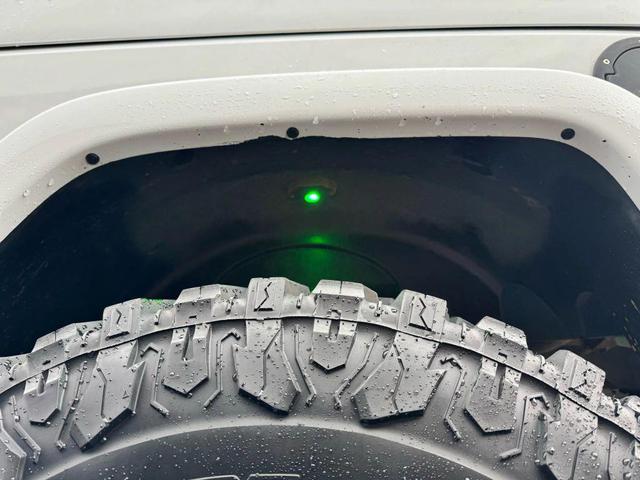 Photo of 2015 Bright White Clearcoat Jeep Wrangler