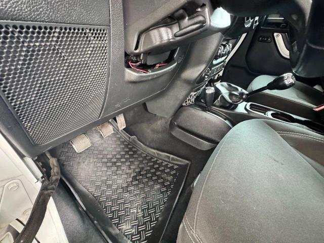 Photo of 2015 Bright White Clearcoat Jeep Wrangler