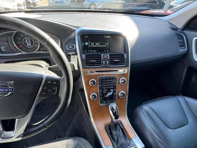 Photo of 2017 White Volvo XC60