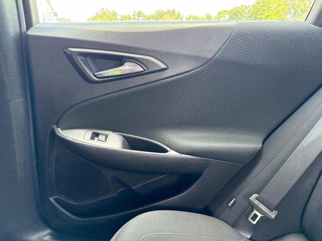 Photo of 2023 Mineral Gray Metallic Chevrolet Malibu