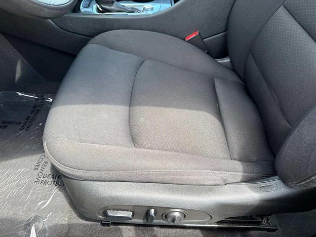 Photo of 2023 Mineral Gray Metallic Chevrolet Malibu