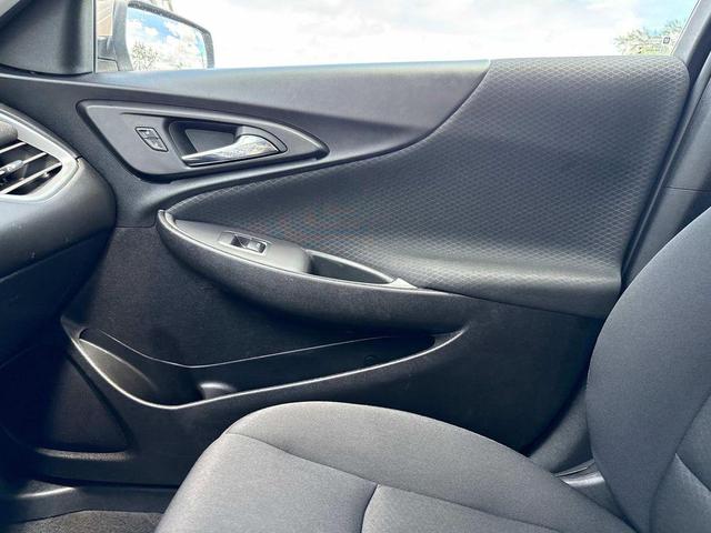 Photo of 2023 Mineral Gray Metallic Chevrolet Malibu