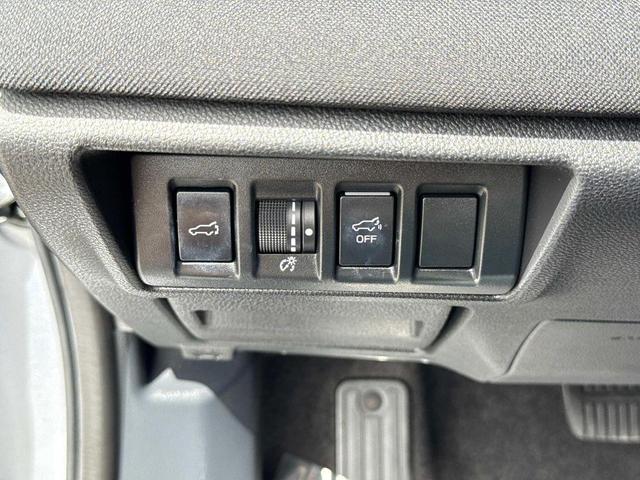 Photo of 2021 Ice Silver Metallic Subaru Outback