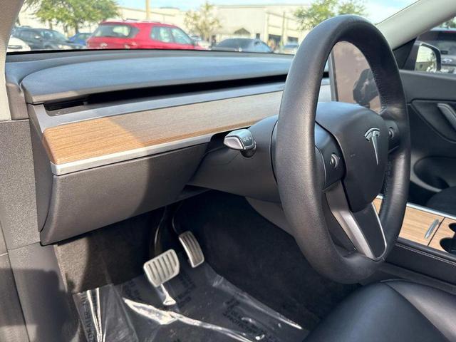 Photo of 2022 Midnight Silver Metallic Tesla Model Y