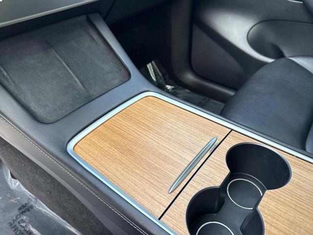 Photo of 2022 Midnight Silver Metallic Tesla Model Y