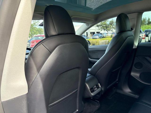 Photo of 2022 Midnight Silver Metallic Tesla Model Y