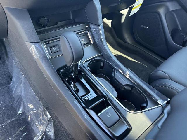 Photo of 2025 Crystal White Pearl Subaru Ascent