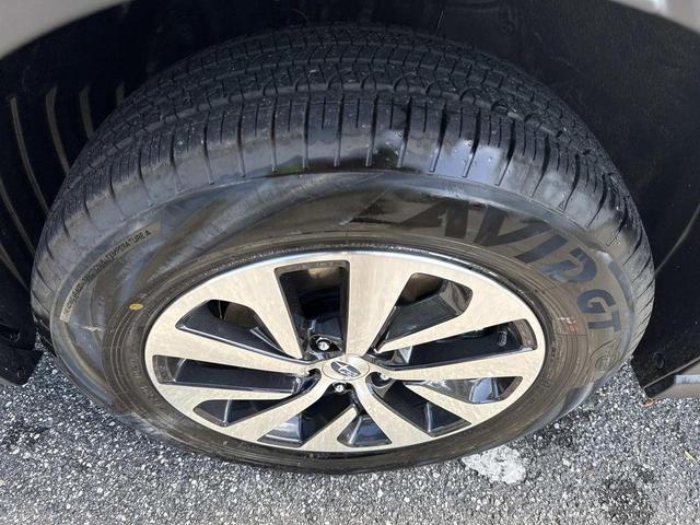 Photo of 2025 Ice Silver Metallic Subaru Outback