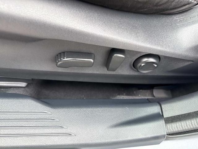 Photo of 2022 Ice Silver Metallic Subaru Legacy