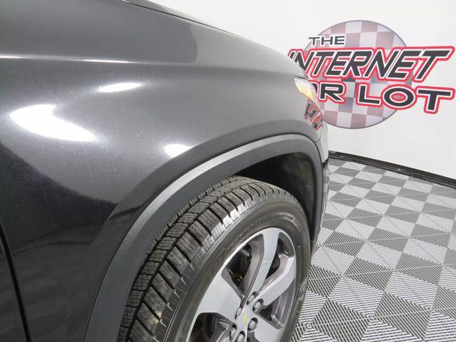 Photo of 2021 Mosaic Black Metallic Chevrolet Traverse