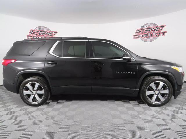 Photo of 2021 Mosaic Black Metallic Chevrolet Traverse