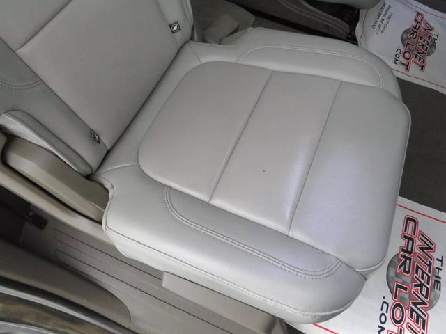 Photo of 2021 Mosaic Black Metallic Chevrolet Traverse