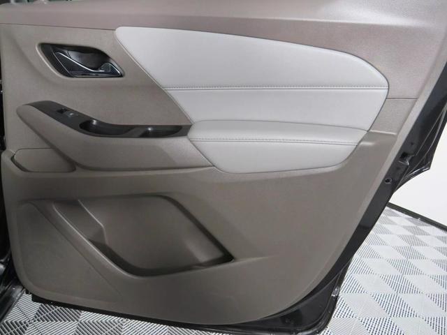 Photo of 2021 Mosaic Black Metallic Chevrolet Traverse