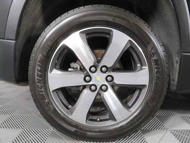 Photo of 2021 Mosaic Black Metallic Chevrolet Traverse