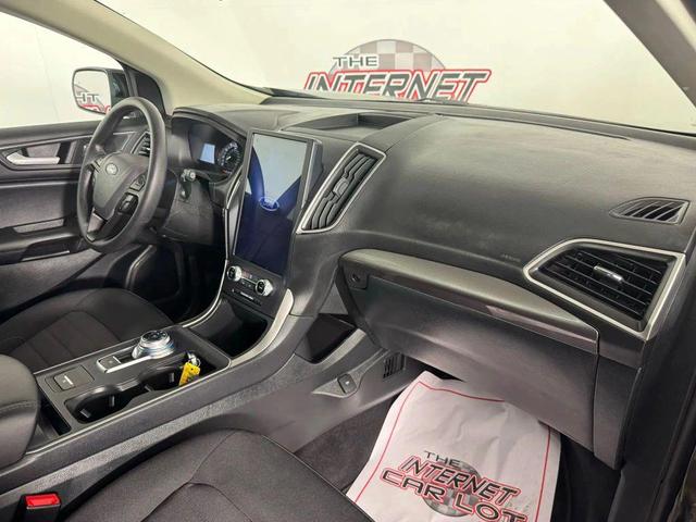 Photo of 2024 Agate Black Metallic Ford Edge