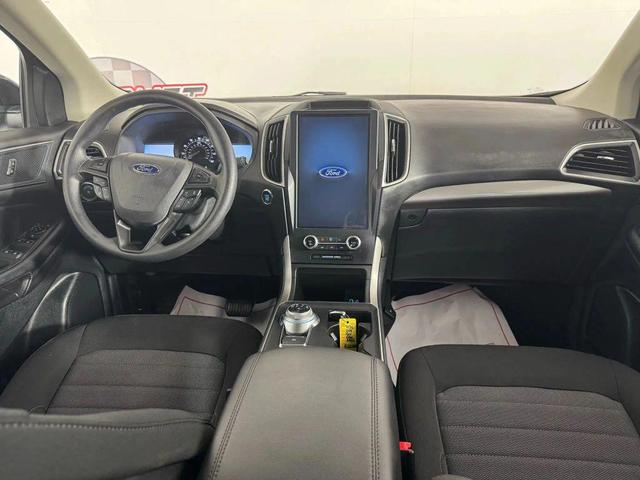 Photo of 2024 Agate Black Metallic Ford Edge