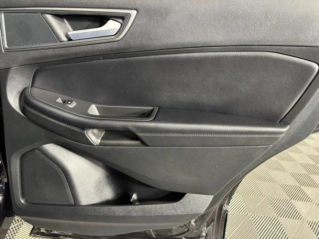 Photo of 2024 Agate Black Metallic Ford Edge