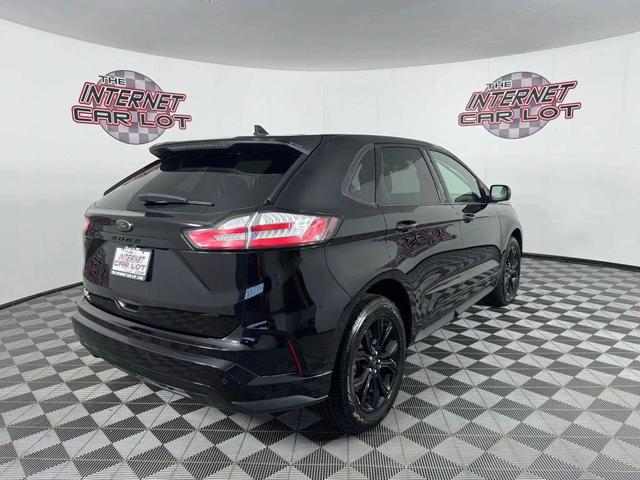 Photo of 2024 Agate Black Metallic Ford Edge