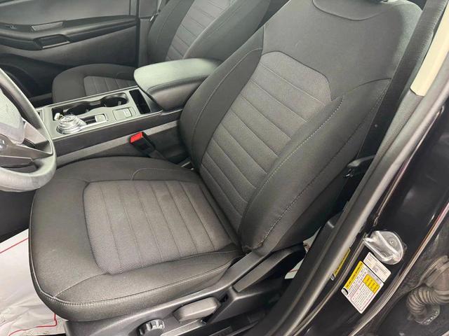 Photo of 2024 Agate Black Metallic Ford Edge