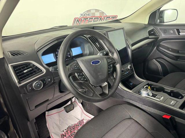 Photo of 2024 Agate Black Metallic Ford Edge