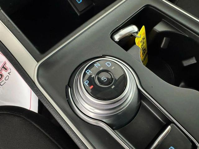 Photo of 2024 Agate Black Metallic Ford Edge