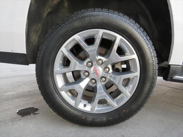 Photo of 2019 White GMC Yukon XL
