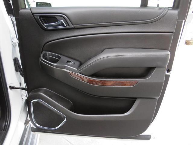 Photo of 2019 White GMC Yukon XL