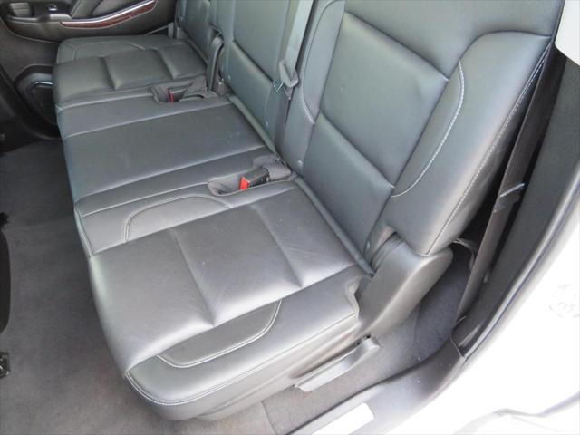 Photo of 2019 White GMC Yukon XL