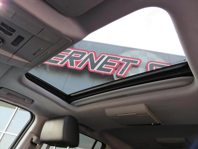 Photo of 2019 White GMC Yukon XL
