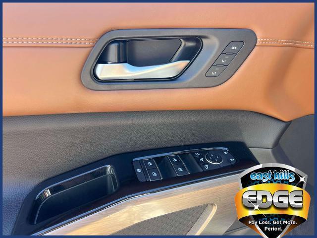 Photo of 2022 White 2 Tone Nissan Pathfinder