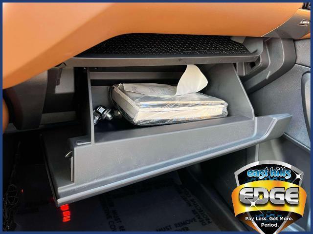 Photo of 2022 White 2 Tone Nissan Pathfinder