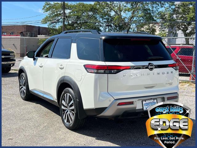 Photo of 2022 White 2 Tone Nissan Pathfinder