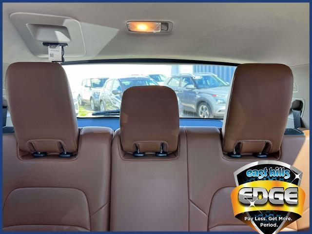 Photo of 2022 White 2 Tone Nissan Pathfinder