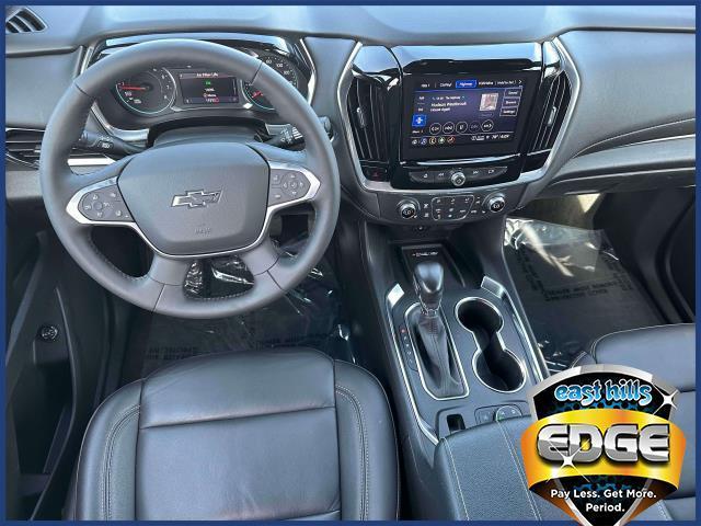 Photo of 2022 Mosaic Black Metallic Chevrolet Traverse