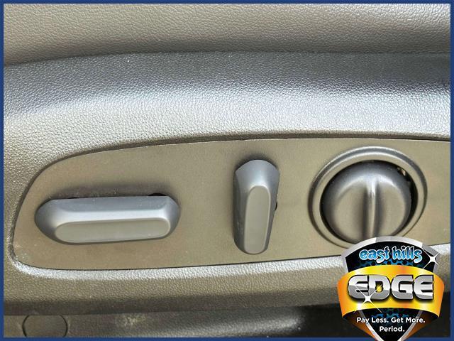 Photo of 2022 Mosaic Black Metallic Chevrolet Traverse