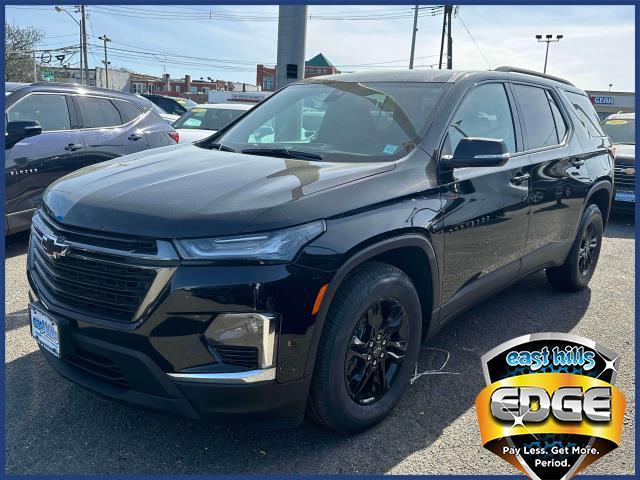 Photo of 2022 Mosaic Black Metallic Chevrolet Traverse