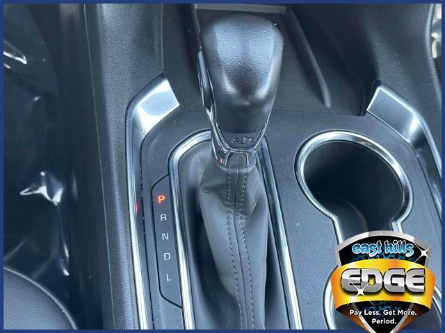 Photo of 2022 Mosaic Black Metallic Chevrolet Traverse