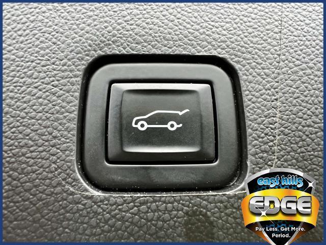 Photo of 2023 Radiant Red Chevrolet Traverse