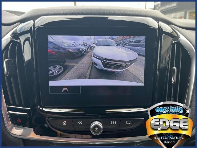 Photo of 2022 Summit White Chevrolet Traverse