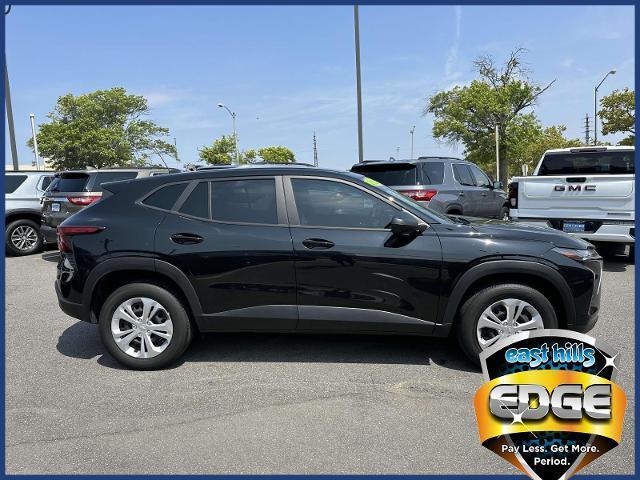Photo of 2024 Mosaic Black Metallic Chevrolet Trax