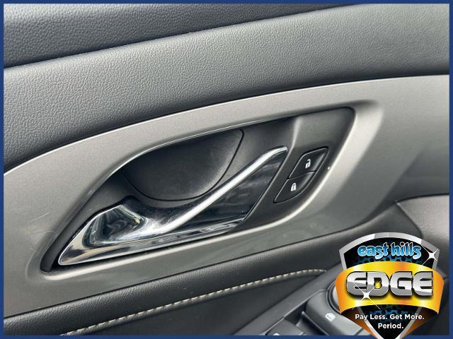 Photo of 2023 Sterling Gray Metallic Chevrolet Traverse