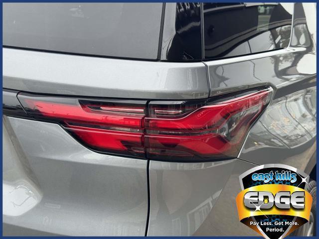 Photo of 2023 Sterling Gray Metallic Chevrolet Traverse