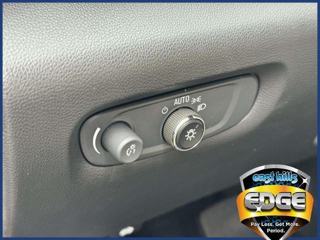 Photo of 2022 Northsky Blue Metallic Chevrolet Traverse