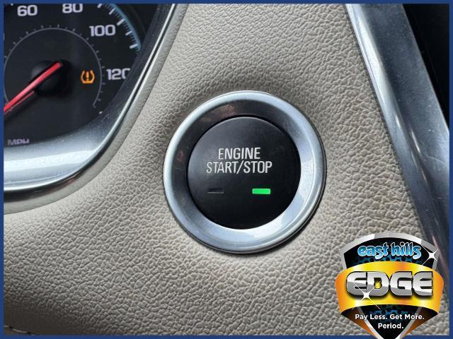 Photo of 2022 Northsky Blue Metallic Chevrolet Traverse