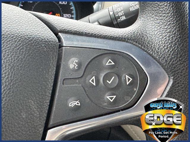 Photo of 2022 Northsky Blue Metallic Chevrolet Traverse