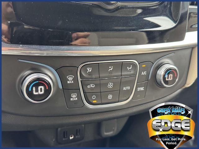 Photo of 2022 Northsky Blue Metallic Chevrolet Traverse