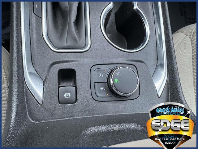 Photo of 2022 Northsky Blue Metallic Chevrolet Traverse