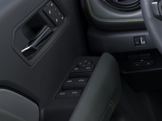 Photo of 2025 Summit White Chevrolet Colorado