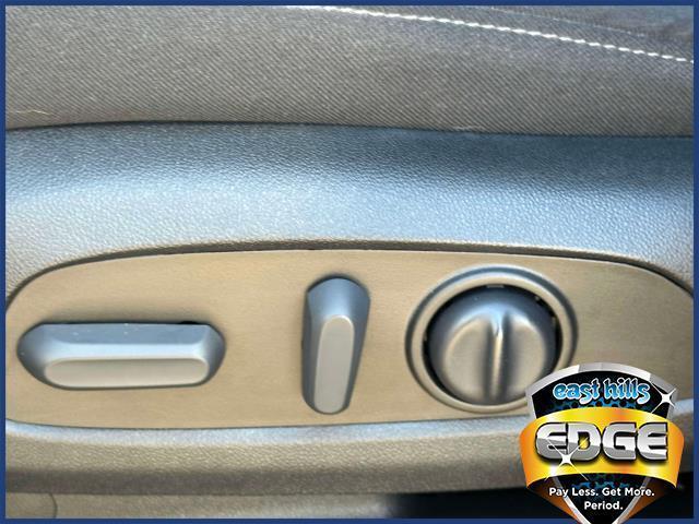 Photo of 2022 Northsky Blue Metallic Chevrolet Traverse